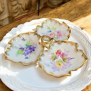 Rare Antique Japanese Porcelain Leaf Shaped Three Compartment Dish